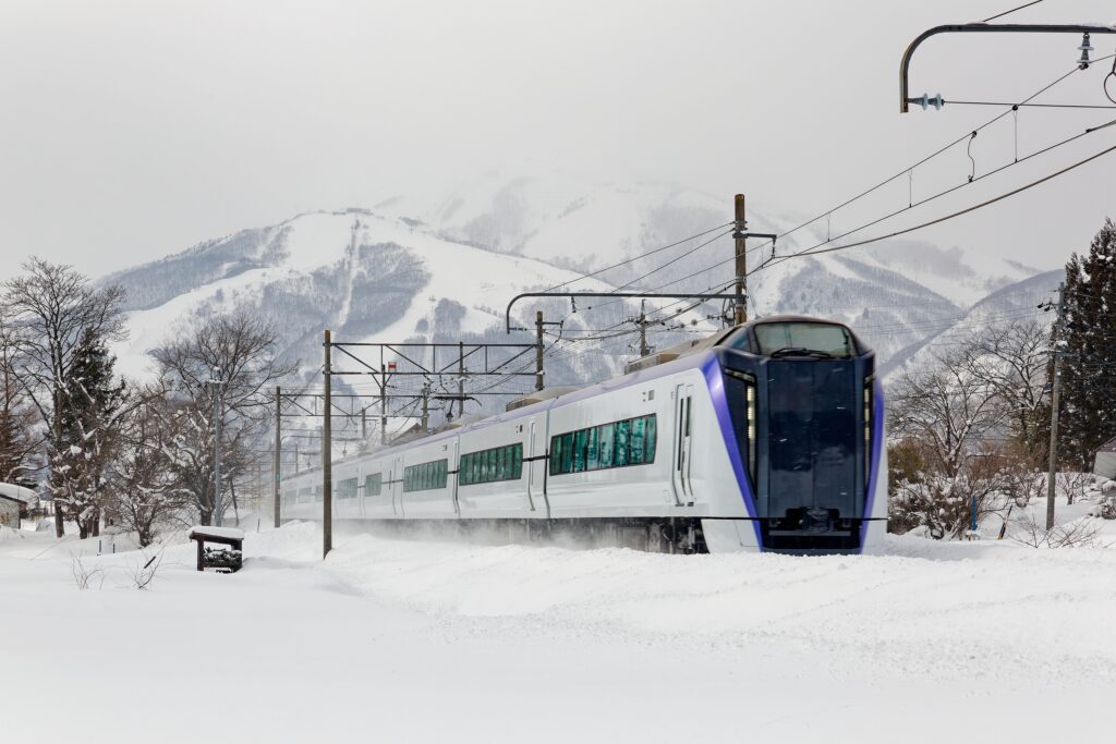 An,Emu,Express,Train,Of,E353,Series,Dashing,On,Jr